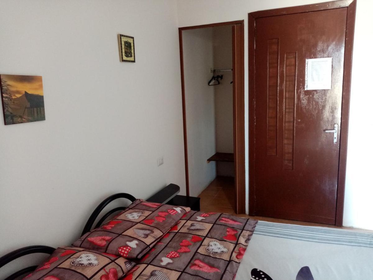 Guest House Parabita Exterior foto